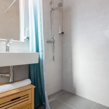 Bogo-galijun ゲストハウス 3*